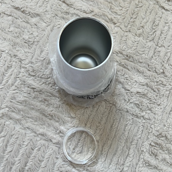 T-Mobile tumbler with plastic lid, with with T logo in pride colors, NWT - Picture 9 of 16